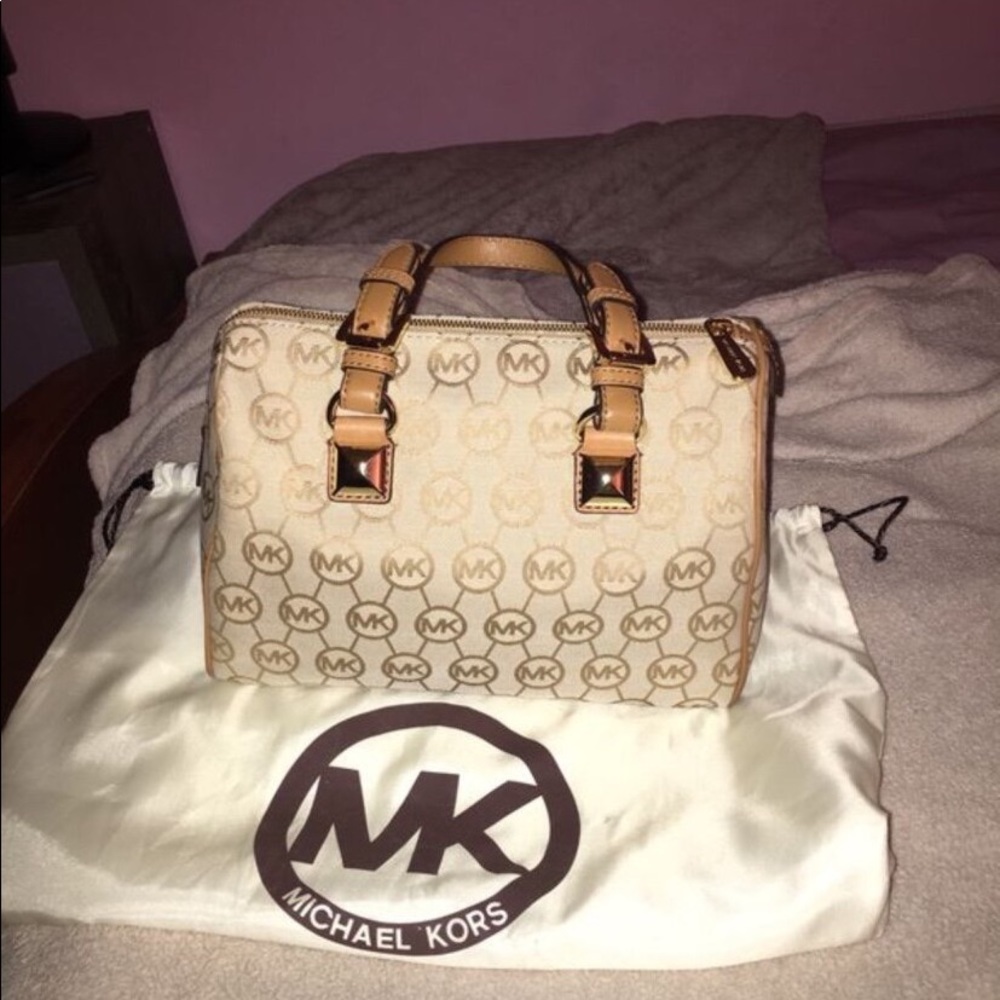 Authentic Michael Kors Purse - Picture 2 of 4